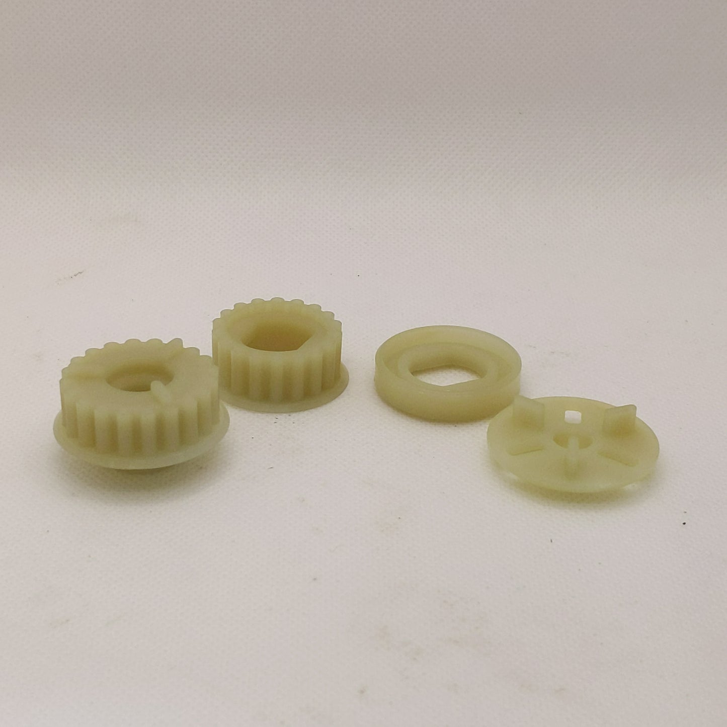 EKMU0035P KIT WATERPUMP PLASTIC - PULLEYS RETAINER & SPACER