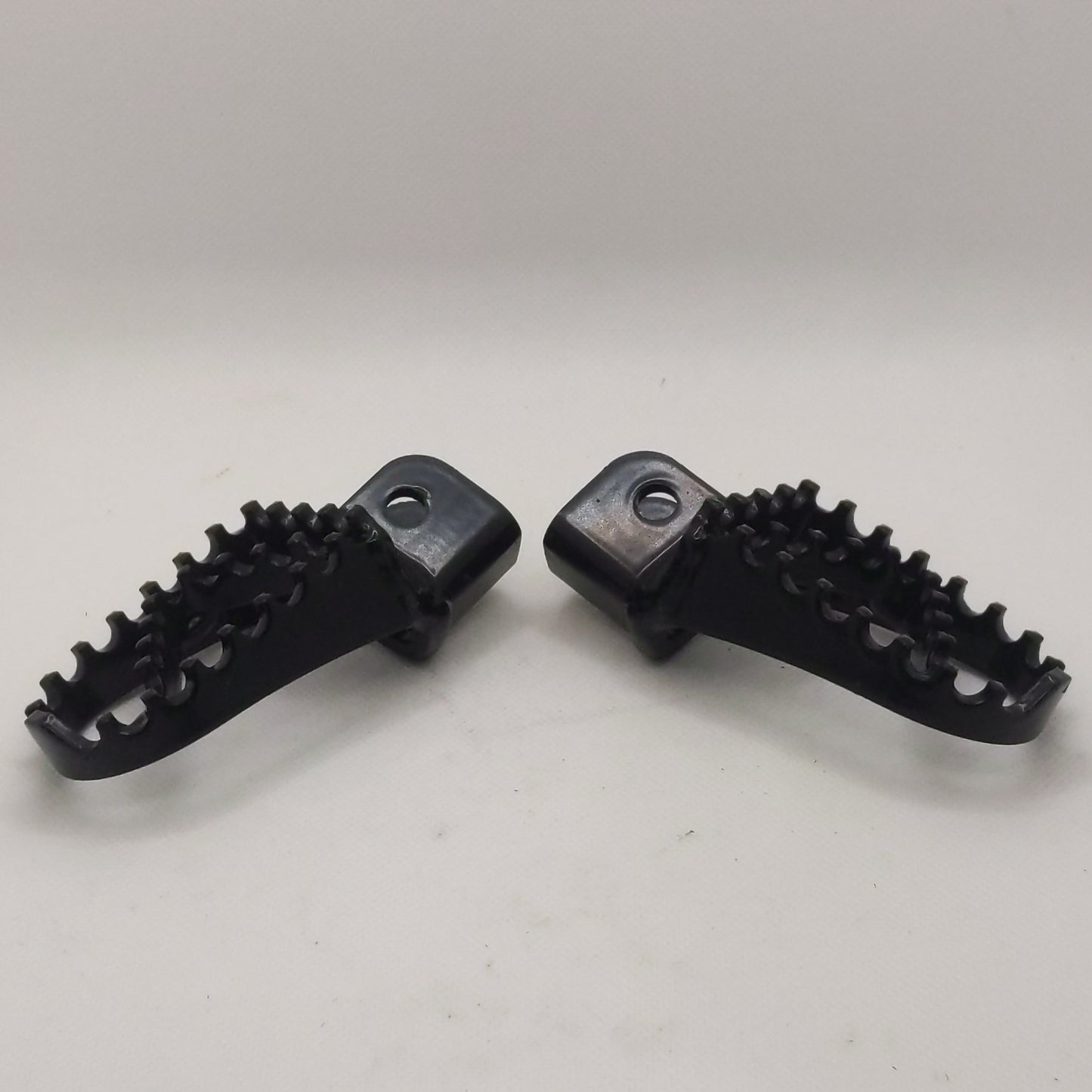 TAMU0005 FOOTPEG SET L & R