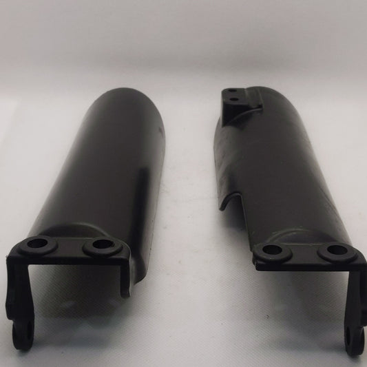 KCMU0018	GUARD - FORK - SET 50CC - 3 BOLT STYLE